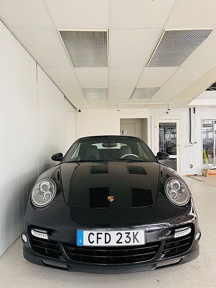Porsche 911 Turbo 13 of 18