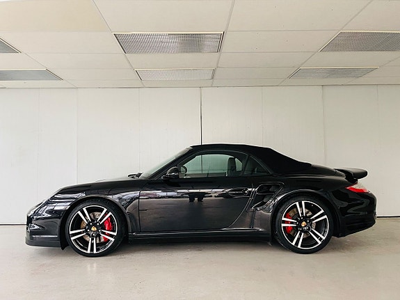 Porsche 911 Turbo 11 of 18