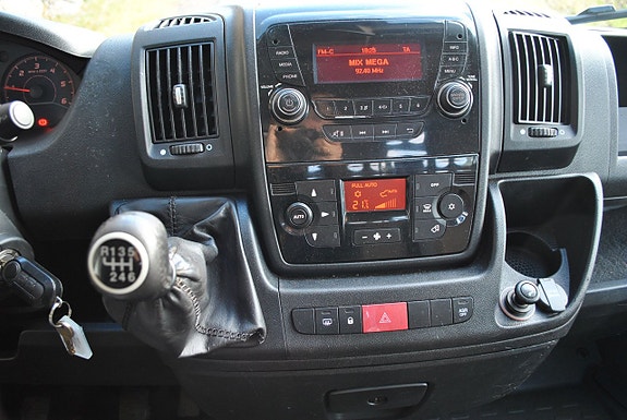 Peugeot Boxer 10 of 14