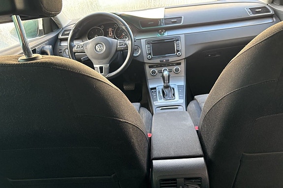 Volkswagen Passat 14 of 27