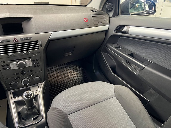 Opel Astra 15 of 19