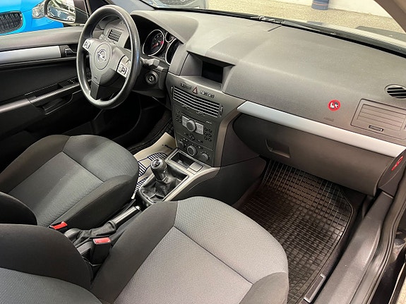 Opel Astra 8 of 19