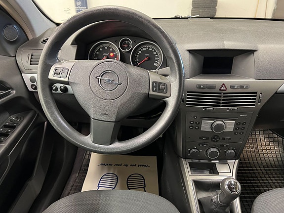 Opel Astra 12 of 19