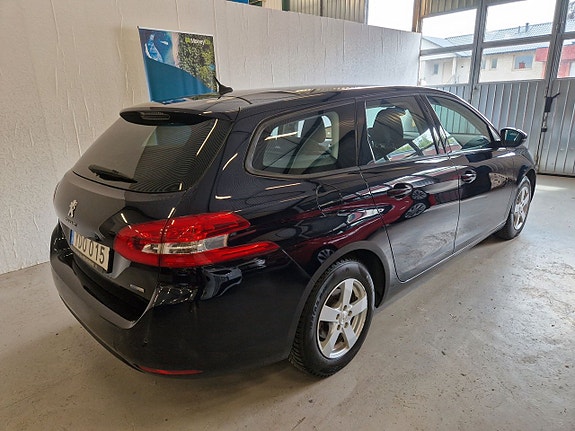 Peugeot 308 4 of 16