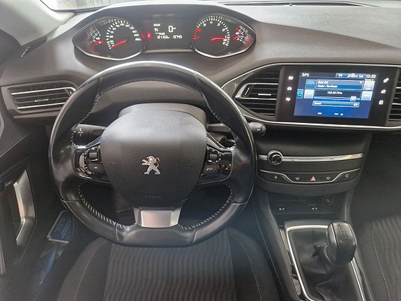 Peugeot 308 9 of 16