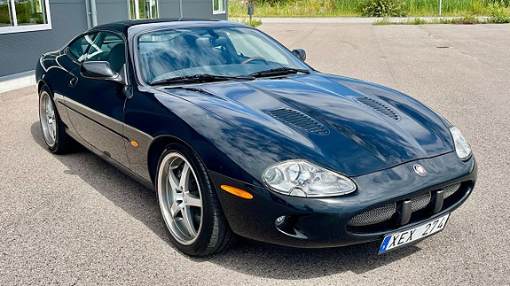 Jaguar XK 3 of 5