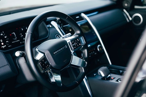 Land Rover Discovery 14 of 30