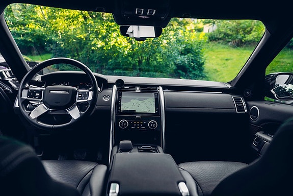 Land Rover Discovery 15 of 30