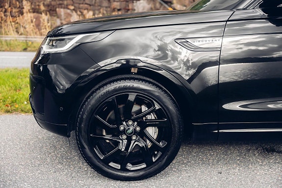 Land Rover Discovery 21 of 30