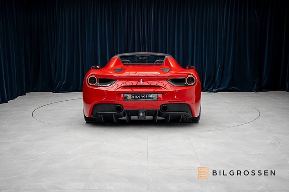 Ferrari 488 4 of 27