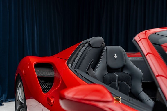 Ferrari 488 15 of 27