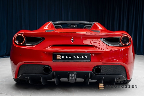 Ferrari 488 12 of 27