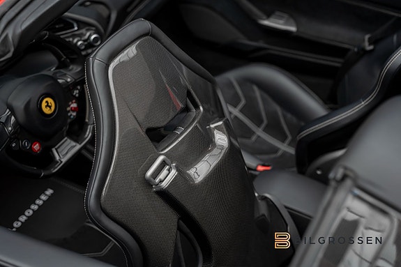 Ferrari 488 22 of 27
