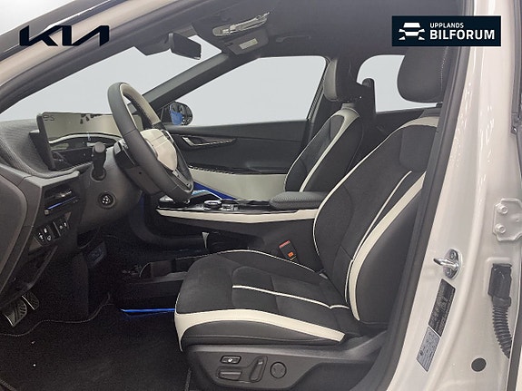 Kia EV6 8 of 21