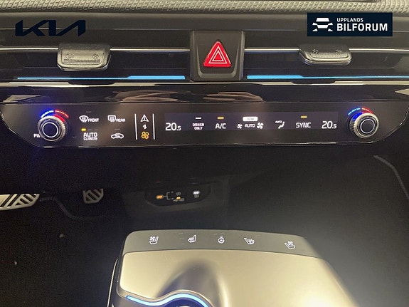 Kia EV6 14 of 21