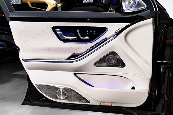 Mercedes-Benz S580 23 of 27
