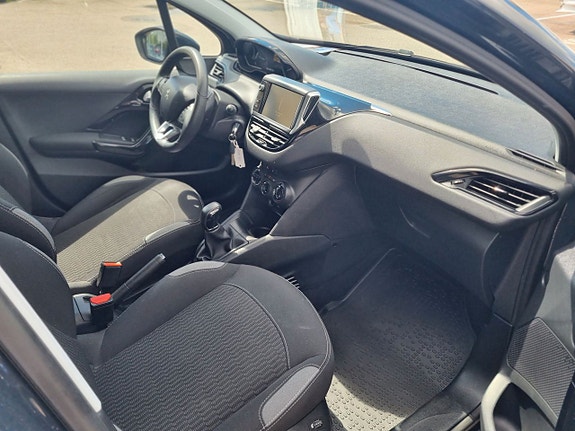 Peugeot 208 5 of 5