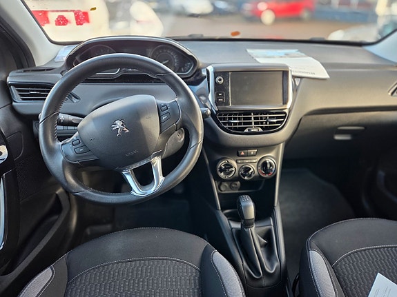 Peugeot 208 6 of 7
