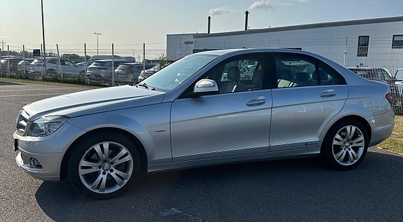 Mercedes-Benz C200 5 of 5