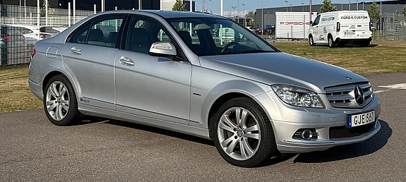 Mercedes-Benz C200 4 of 5