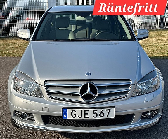 Mercedes-Benz C200 2 of 5