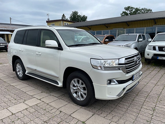 Toyota Land Cruiser 4 of 5