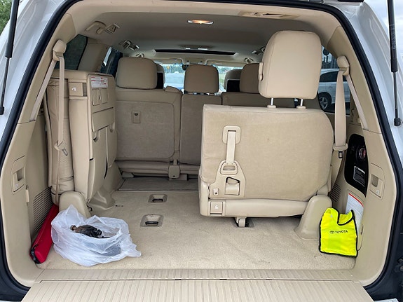 Toyota Land Cruiser 15 of 23