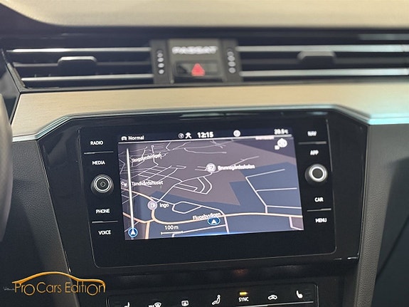 Volkswagen Passat Alltrack 15 of 18