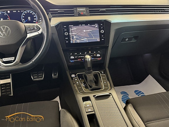 Volkswagen Passat Alltrack 14 of 18