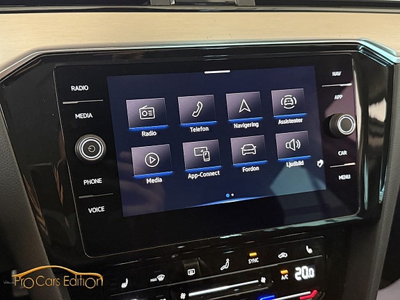 Volkswagen Passat Alltrack 17 of 18