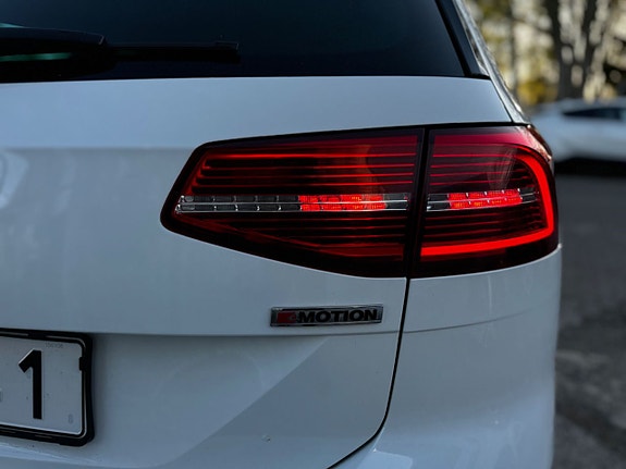 Volkswagen Passat 27 of 28