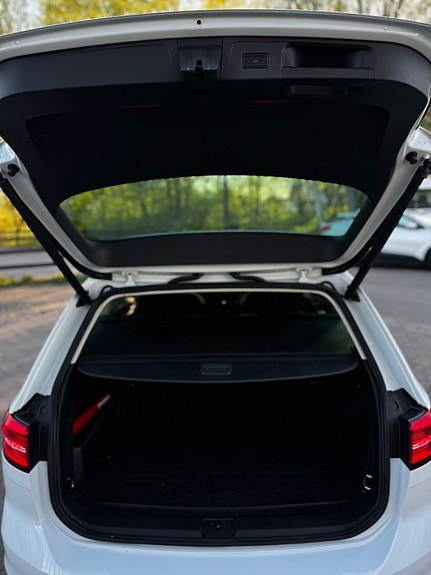 Volkswagen Passat 28 of 28