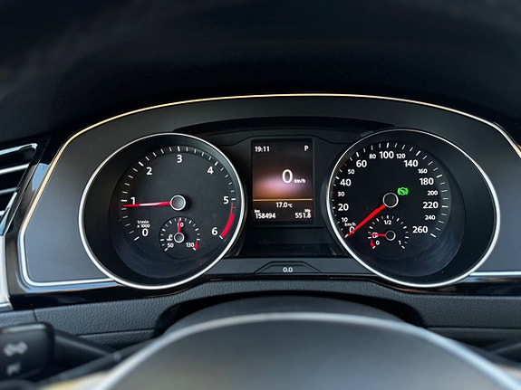 Volkswagen Passat 21 of 28