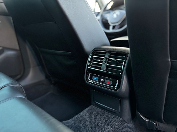 Volkswagen Passat 15 of 28