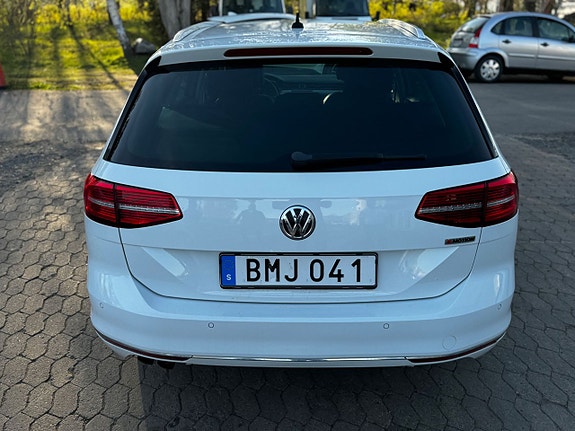 Volkswagen Passat 5 of 5