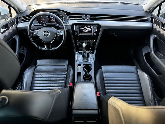 Volkswagen Passat 18 of 28