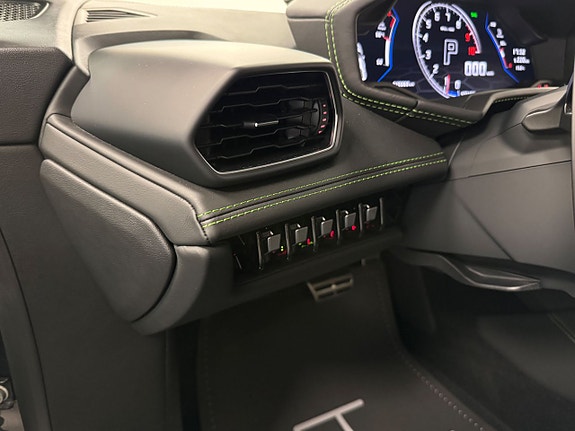 Lamborghini Huracan 16 of 16