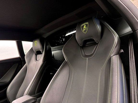 Lamborghini Huracan 6 of 16