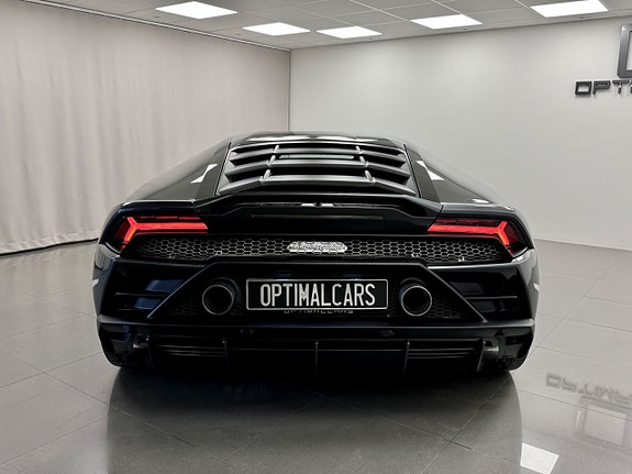 Lamborghini Huracan 13 of 16
