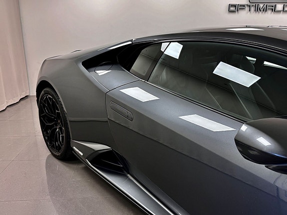 Lamborghini Huracan 14 of 16