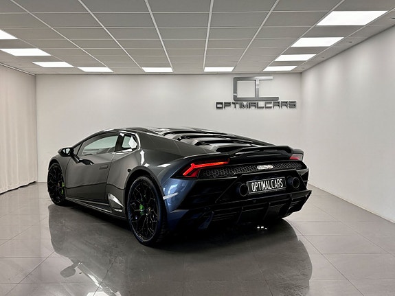 Lamborghini Huracan 9 of 16