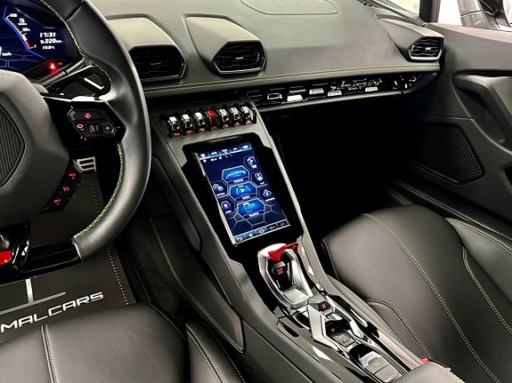 Lamborghini Huracan 5 of 5