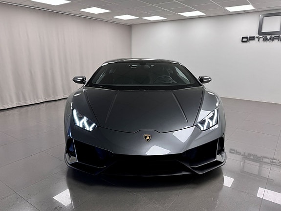 Lamborghini Huracan 8 of 16