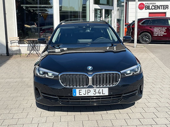 BMW 530e 2 of 30