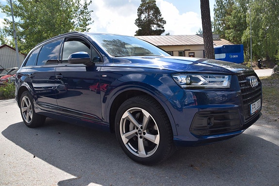 Audi Q7 3 of 5
