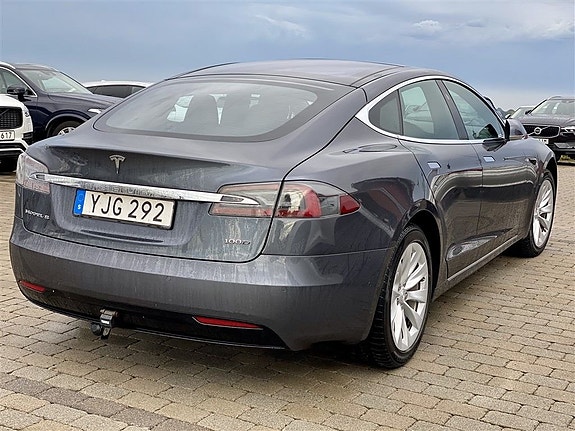 Tesla Model S 3 of 8