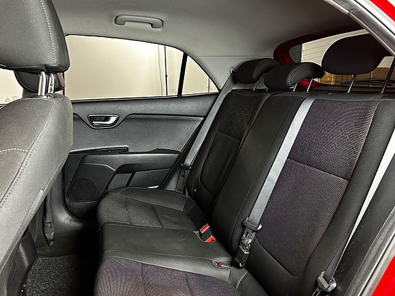 Kia Rio 11 of 18