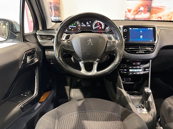 Peugeot 208 10 of 15