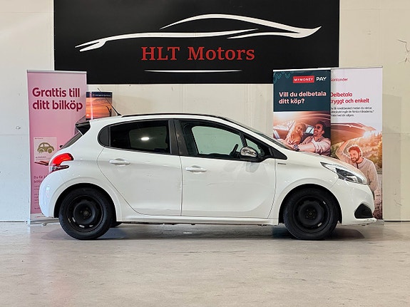 Peugeot 208 3 of 15