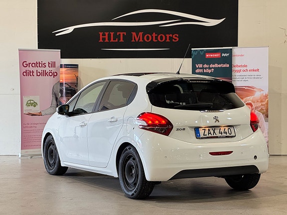 Peugeot 208 5 of 15